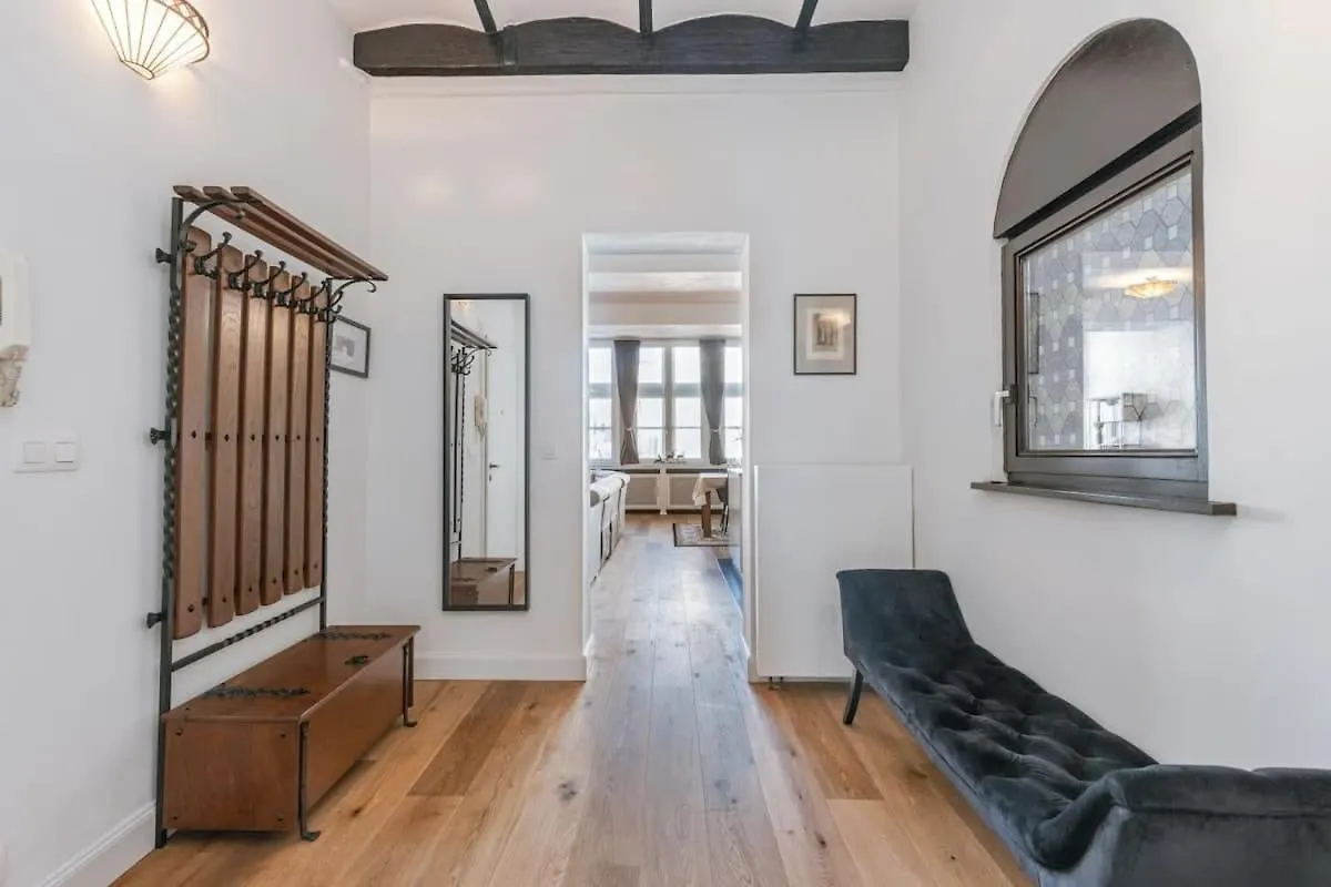 Huswell - Authentic Apartment In The City Center Of Antwerp Belgium