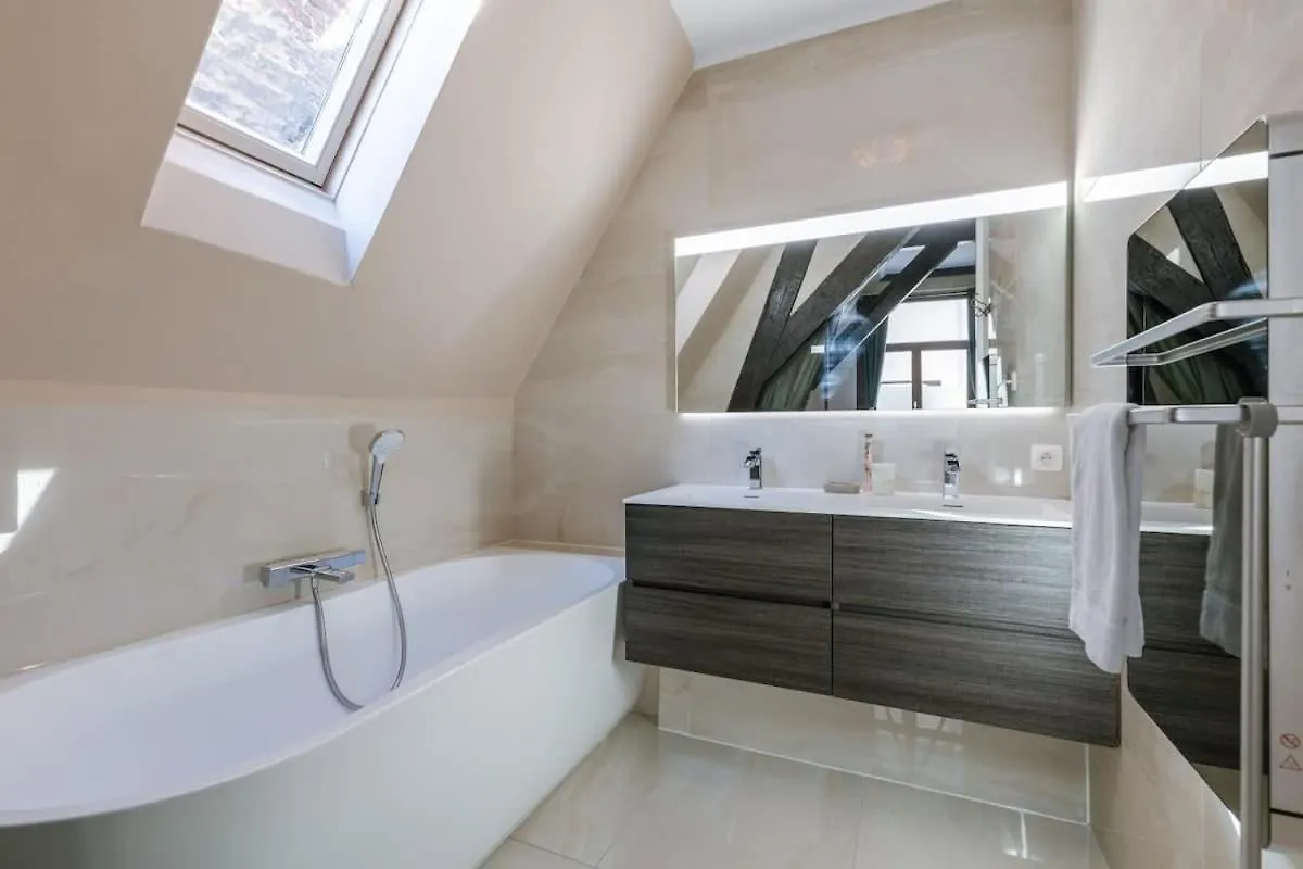 Huswell - Authentic Apartment In The City Center Of Antwerp Belgium