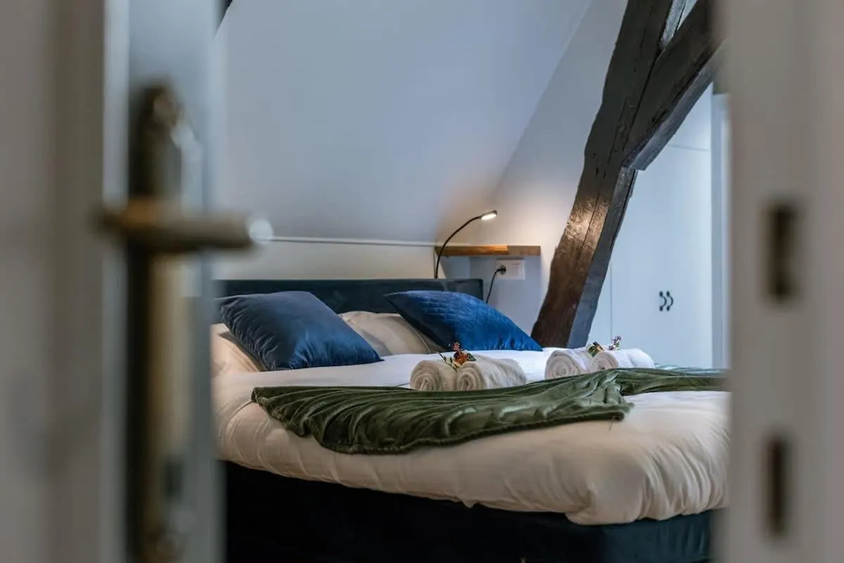 Huswell - Authentic Apartment In The City Center Of Antwerp 0*,